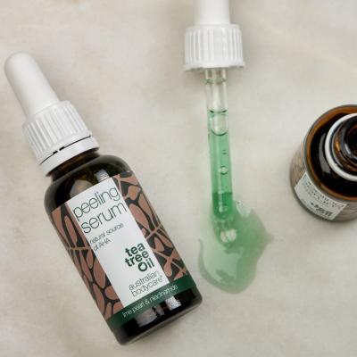Australian Bodycare Tea Tree Oil Peeling Serum Ser facial pentru femei 30 ml