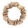 By Eloise London Silk Scrunchie Gold Star Elastice de păr pentru femei 1 buc Nuanţă Sand