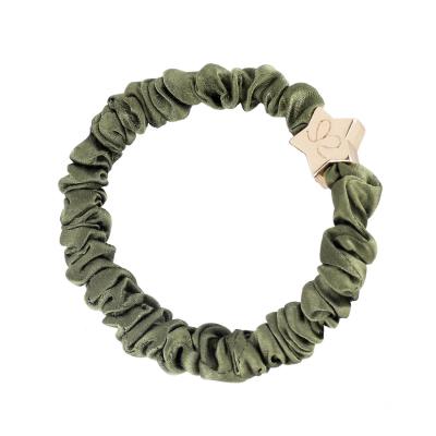 By Eloise London Skinny Silk Scrunchie Gold Star Elastice de păr pentru femei 1 buc Nuanţă Olive Green